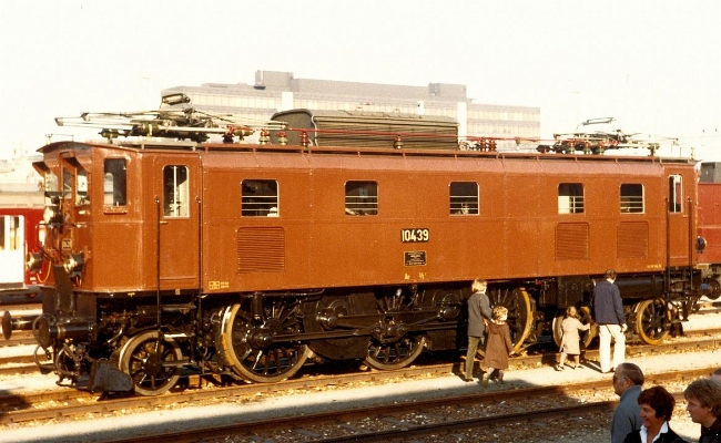 sbb-ae-10439-basel SBB CFF FFS HISTORIC, Ae 3/6 II 10439 -- Basel -- 10.1982 -- Exposition Eisenbahn 82